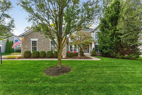 Exterior - 5844 Dunheath Loop, Dublin, OH 43016 photo 3 of 22