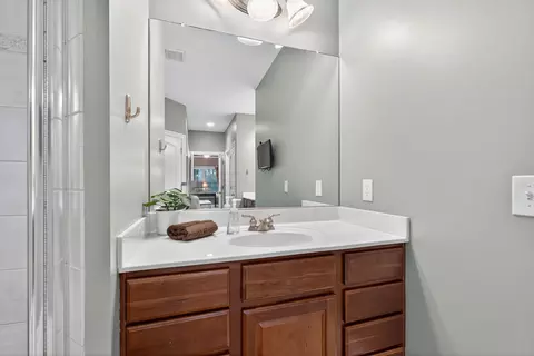 Bath - 5844 Dunheath Loop, Dublin, OH 43016 photo 5 of 14