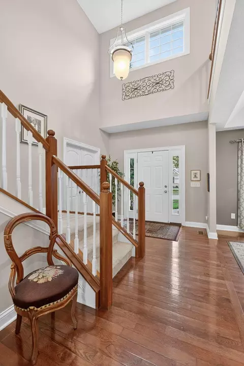 Entry Way - 5844 Dunheath Loop, Dublin, OH 43016 photo 2 of 14