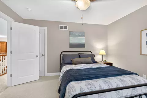Bedroom - 5844 Dunheath Loop, Dublin, OH 43016 photo 7 of 16