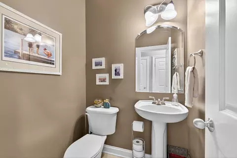 Bath - 5844 Dunheath Loop, Dublin, OH 43016 photo 7 of 14