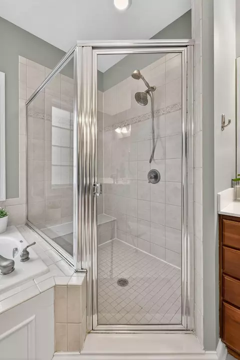 Bath - 5844 Dunheath Loop, Dublin, OH 43016 photo 6 of 14
