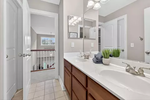 Bath - 5844 Dunheath Loop, Dublin, OH 43016 photo 9 of 14