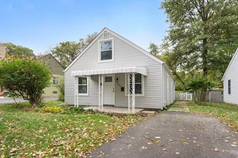 569 Chase Rd, Columbus, OH 43214