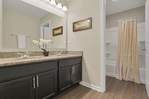 Bath - 1799 Declaration Dr W, Lancaster, OH 43130 photo 2 of 3