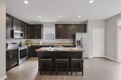 Kitchen - 1799 Declaration Dr W, Lancaster, OH 43130 photo 6 of 7