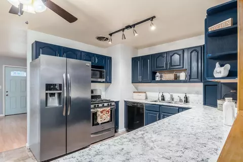 Kitchen - 1062 Mulberry Rd, Circleville, OH 43113 photo 5 of 5