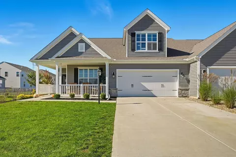 413 Halton Dr, Pataskala, OH 43062