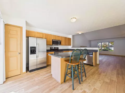 Kitchen - 5566 Spring River Ave, Dublin, OH 43016 photo 2 of 4