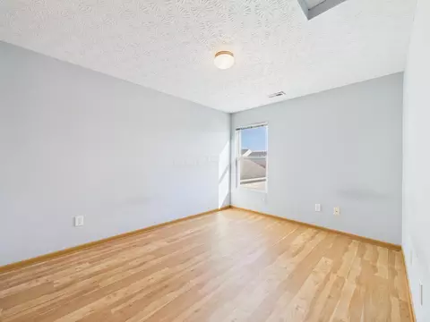 Bedroom - 5566 Spring River Ave, Dublin, OH 43016 photo 2 of 4