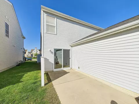 Exterior - 5566 Spring River Ave, Dublin, OH 43016 photo 4 of 5