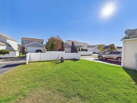 Exterior - 5566 Spring River Ave, Dublin, OH 43016 photo 5 of 5
