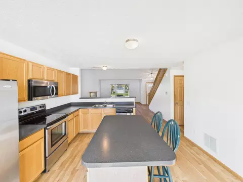 Kitchen - 5566 Spring River Ave, Dublin, OH 43016 photo 3 of 4