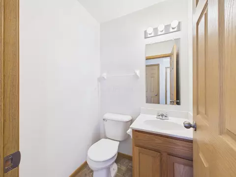 Bath - 5566 Spring River Ave, Dublin, OH 43016 photo 1 of 3