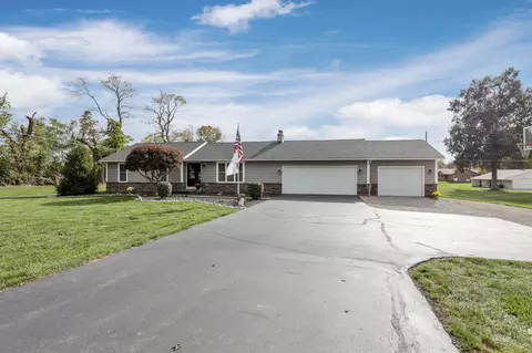 1705 Ginder Rd NW, Lancaster, OH 43130