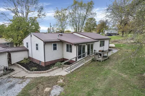 17853 Waterford Rd, Fredericktown, OH 43019