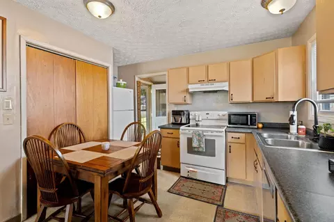 Kitchen - 1323 E Fair Ave, Lancaster, OH 43130 photo 1 of 2