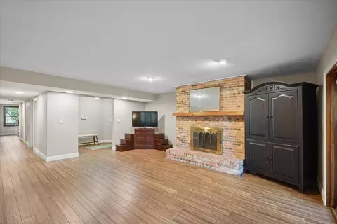 Living - 3159 Griggsview Ct #3159, Columbus, OH 43221 photo 2 of 3