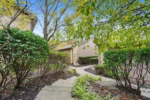 Exterior - 3159 Griggsview Ct #3159, Columbus, OH 43221 photo 2 of 9