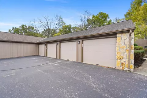 Exterior - 3159 Griggsview Ct #3159, Columbus, OH 43221 photo 7 of 9