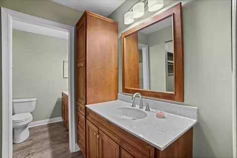 Bath - 3159 Griggsview Ct #3159, Columbus, OH 43221 photo 1 of 7