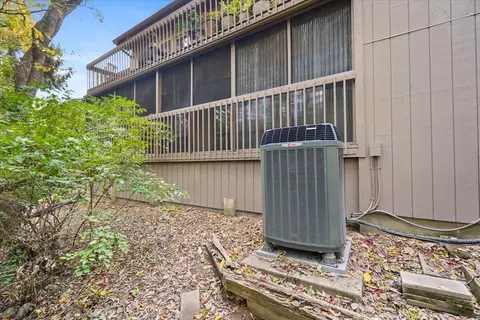Exterior - 3159 Griggsview Ct #3159, Columbus, OH 43221 photo 8 of 9