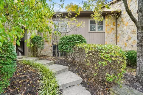 Exterior - 3159 Griggsview Ct #3159, Columbus, OH 43221 photo 1 of 9