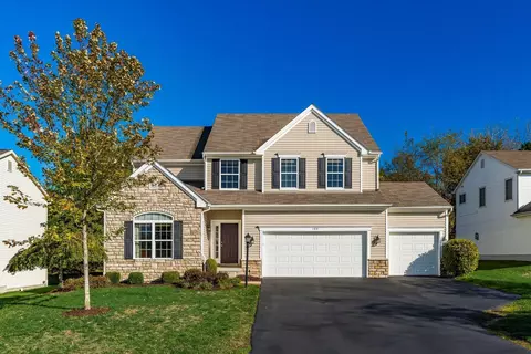 104 Terrier Ct, Pataskala, OH 43062
