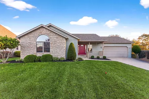 1483 Hickory Gate Dr, Marysville, OH 43040