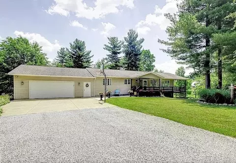 6518 Crouch Rd, Mount Vernon, OH 43050