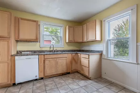 Kitchen - 2136 Hillside Ave, Springfield, OH 45503 photo 2 of 3