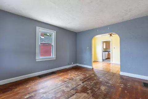 Living - 2136 Hillside Ave, Springfield, OH 45503 photo 1 of 2