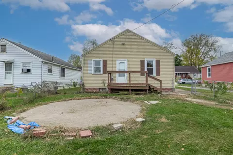 Exterior - 2136 Hillside Ave, Springfield, OH 45503 photo 4 of 6