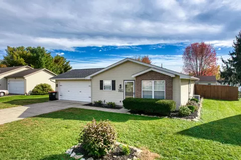 985 Garfield Ave, Newark, OH 43055