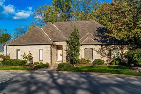 4270 Llanfair Ct, Columbus, OH 43221