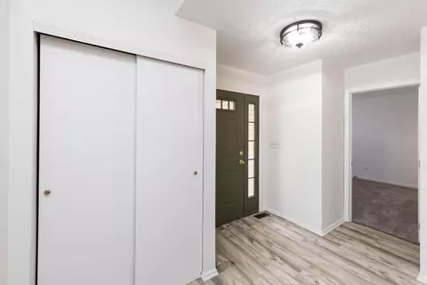 Entry Way - 2423 Sutter Parkway Pkwy, Dublin, OH 43016 photo 5 of 7
