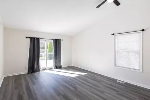 Living - 2423 Sutter Parkway Pkwy, Dublin, OH 43016 photo 1 of 2