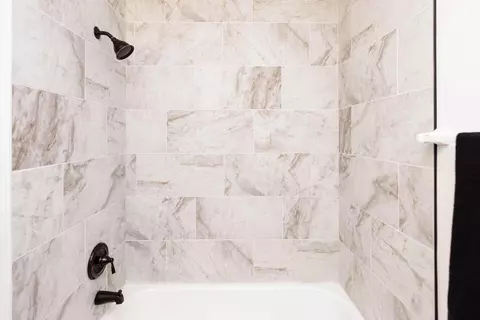 Bath - 2423 Sutter Parkway Pkwy, Dublin, OH 43016 photo 4 of 4
