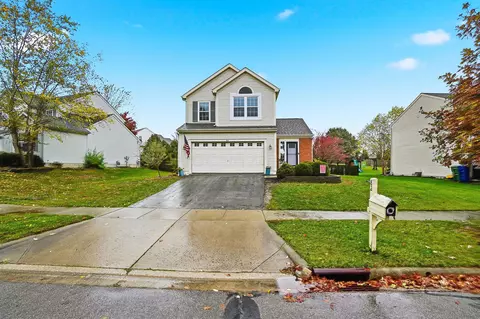 82 Lantern Chase Dr, Delaware, OH 43015