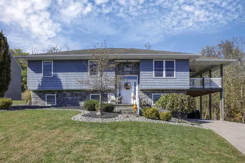 825 Edgehill Dr, Logan, OH 43138