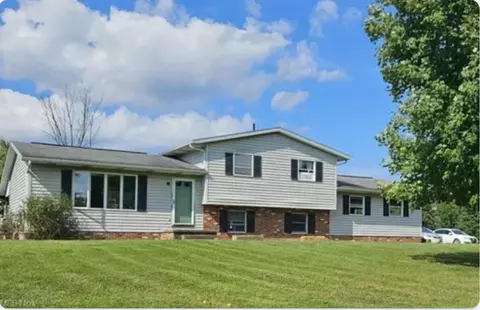 9555 Frazeysburg Rd, Dresden, OH 43821
