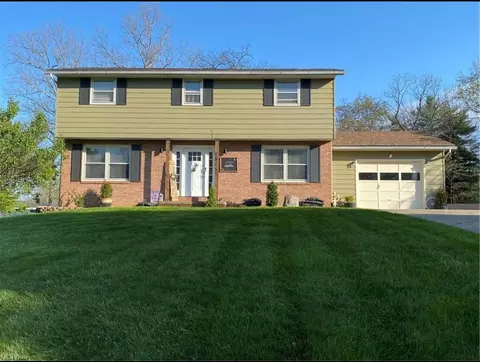 2910 Thorn Dr, Zanesville, OH 43701