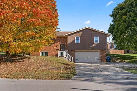 512 Hilltop Dr, Bellefontaine, OH 43311