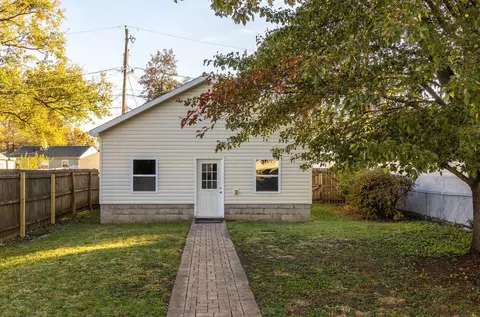 Exterior - 806 E Chestnut St, Lancaster, OH 43130 photo 6 of 8
