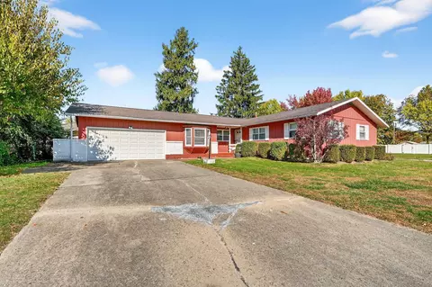 3805 Santa Maria Dr, Grove City, OH 43123