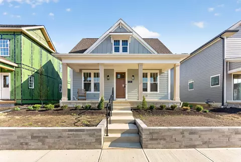 5123 W Maple Dr, Lewis Center, OH 43035