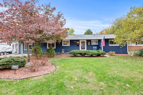 321 Flint Ridge Dr, Columbus, OH 43230
