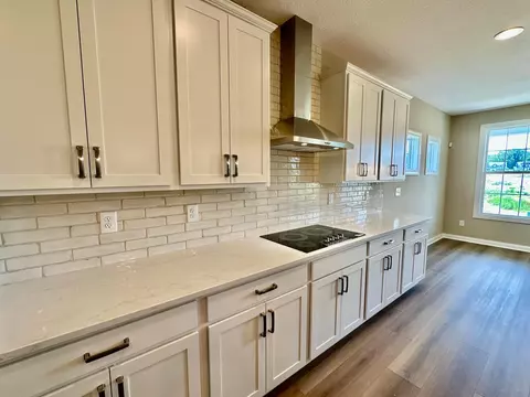 Kitchen - 8994 Coe Dr, Plain City, OH 43064 photo 2 of 4