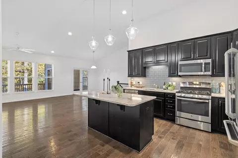 6195 Saunders Way, Westerville, OH 43081