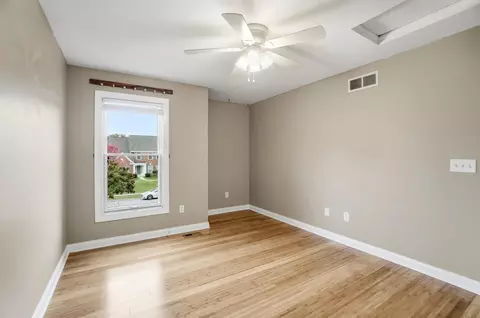 Bedroom - 6848 Mcdevitt Ct, Dublin, OH 43017 photo 3 of 11